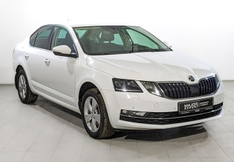 Подержанный автомобиль Skoda Octavia Liftback 2020 года (3 фото)