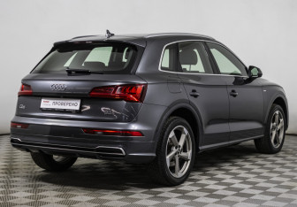 Подержанный автомобиль Audi Q5 2017 года (5 фото)