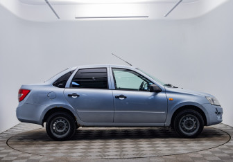 Подержанный автомобиль LADA (ВАЗ) Granta Sedan 2012 года (4 фото)