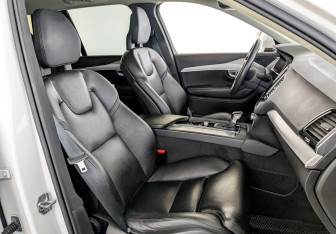 Подержанный автомобиль Volvo XC90 2019 года (25 фото)