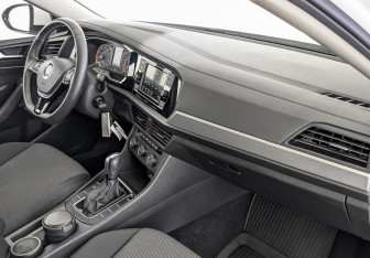 Подержанный автомобиль Volkswagen Jetta Sedan 2021 года (13 фото)