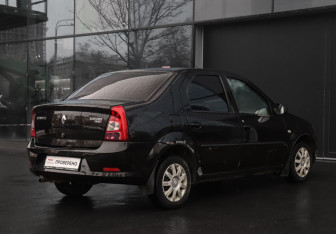 Подержанный автомобиль Renault Logan Sedan 2011 года (5 фото)