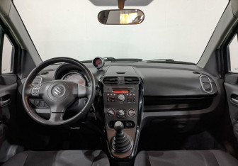 Подержанный автомобиль Suzuki Splash 2010 года (14 фото)