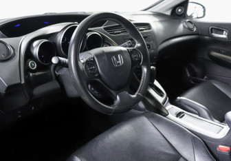 Подержанный автомобиль Honda Civic Sedan 2013 года (6 фото)