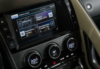 Подержанный автомобиль Jaguar F-Type Coupe 2015 года (17 фото)