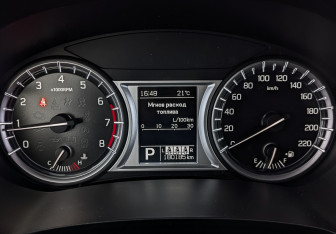 Подержанный автомобиль Suzuki Vitara 2016 года (16 фото)