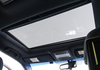 Подержанный автомобиль Lexus LX 2015 года (23 фото)