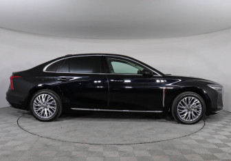 Подержанный автомобиль Hongqi H5 2024 года (4 фото)