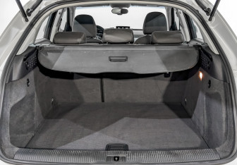 Подержанный автомобиль Audi Q3 2015 года (10 фото)