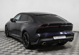 Подержанный автомобиль Changan UNI-V 2024 года (7 фото)