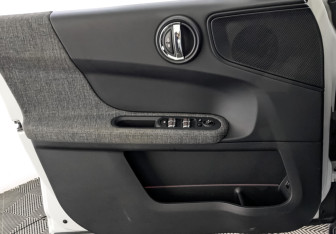 Подержанный автомобиль MINI Countryman 2020 года (18 фото)