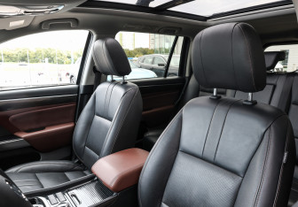 Подержанный автомобиль GAC GS8 2021 года (19 фото)