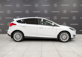 Подержанный автомобиль Ford Focus Hatchback 2018 года (4 фото)