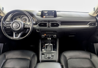 Подержанный автомобиль Mazda CX-5 2018 года (13 фото)