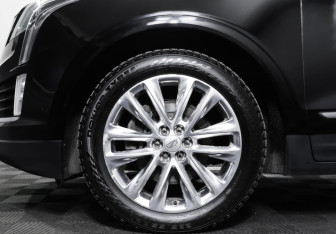 Подержанный автомобиль Cadillac XT5 2016 года (28 фото)