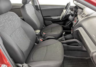 Подержанный автомобиль Kia Rio Sedan 2016 года (23 фото)
