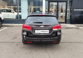 Подержанный автомобиль Chevrolet Cruze Wagon 2014 года (6 фото)