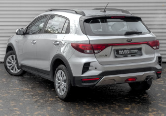 Подержанный автомобиль Kia Rio Hatchback 2021 года (7 фото)