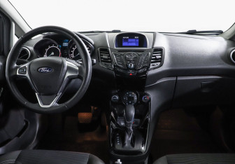 Подержанный автомобиль Ford Fiesta Hatchback 2016 года (6 фото)