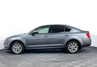 Подержанный автомобиль Skoda Octavia Liftback 2018 года (8 фото)