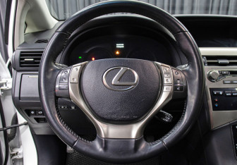 Подержанный автомобиль Lexus RX 2013 года (17 фото)