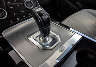 Подержанный автомобиль Land Rover Range Rover Evoque 2022 года (26 фото)