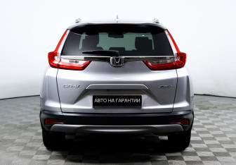 Подержанный автомобиль Honda CR-V 2018 года (6 фото)