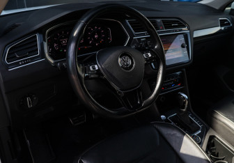 Подержанный автомобиль Volkswagen Tiguan 2019 года (13 фото)