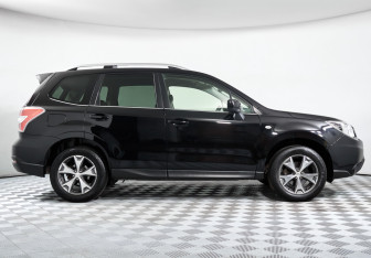 Подержанный автомобиль Subaru Forester Suv 2015 года (4 фото)