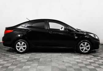 Подержанный автомобиль Hyundai Solaris Sedan 2012 года (4 фото)