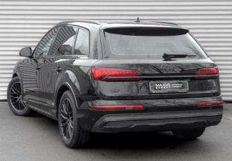 Подержанный автомобиль Audi Q7 2023 года (7 фото)