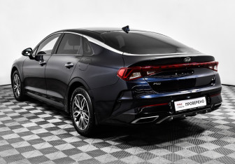 Подержанный автомобиль Kia K5 2020 года (7 фото)