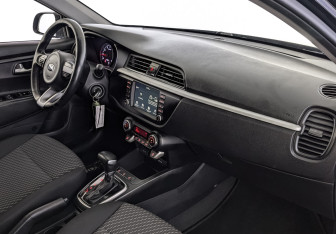 Подержанный автомобиль Kia Rio Sedan 2019 года (13 фото)