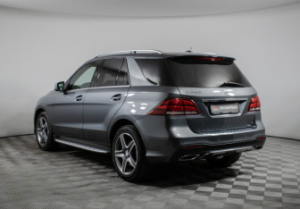 Подержанный автомобиль Mercedes-Benz GLE 2016 года (7 фото)
