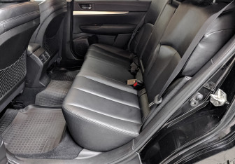 Подержанный автомобиль Subaru Outback Wagon 2012 года (17 фото)
