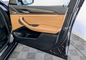 Подержанный автомобиль BMW X3 2021 года (26 фото)