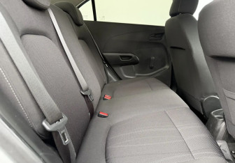 Подержанный автомобиль Chevrolet Aveo Sedan 2012 года (11 фото)