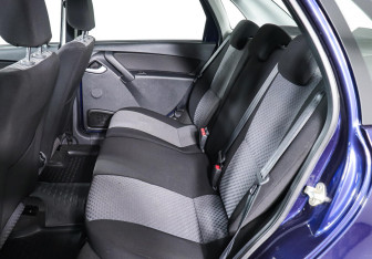 Подержанный автомобиль LADA (ВАЗ) Granta Sedan 2012 года (15 фото)