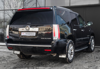 Подержанный автомобиль Cadillac Escalade Suv 2007 года (4 фото)