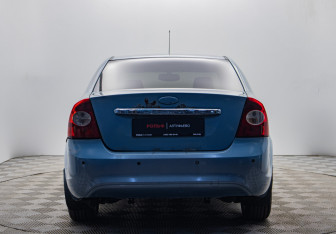 Подержанный автомобиль Ford Focus Sedan 2008 года (4 фото)