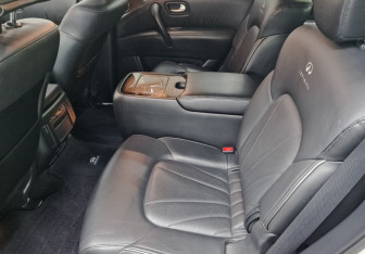 Подержанный автомобиль Infiniti QX80 2014 года (18 фото)