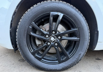 Подержанный автомобиль Skoda Octavia Liftback 2018 года (9 фото)