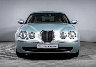 Подержанный автомобиль Jaguar S-Type 2005 года (2 фото)