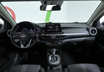 Подержанный автомобиль Kia Cerato Sedan 2022 года (8 фото)