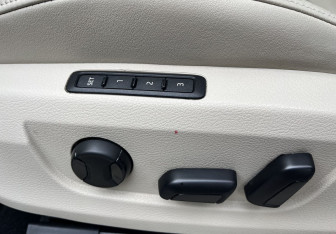 Подержанный автомобиль Skoda Superb Liftback 2015 года (14 фото)