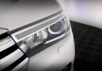 Подержанный автомобиль Toyota Hilux 2016 года (17 фото)