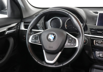 Подержанный автомобиль BMW X1 2021 года (13 фото)