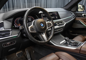 Подержанный автомобиль BMW X7 2019 года (16 фото)
