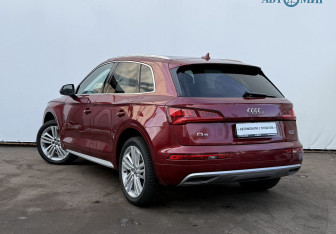 Подержанный автомобиль Audi Q5 2018 года (7 фото)
