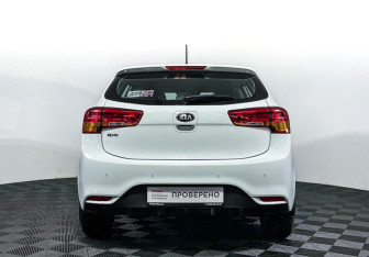 Подержанный автомобиль Kia Rio Hatchback 2016 года (6 фото)